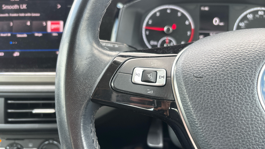 Volkswagen Polo Sel Tsi Red #25