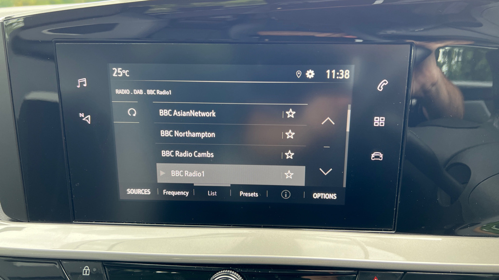 Vauxhall Mokka 1.2 Turbo 136 Ultimate Hatchback White #17