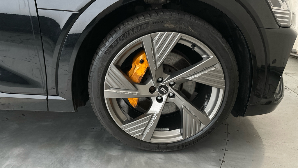 Audi E-tron Audi E-tron Estate 300Kw 55 Quattro 95Kwh S Line 5 Grey #31