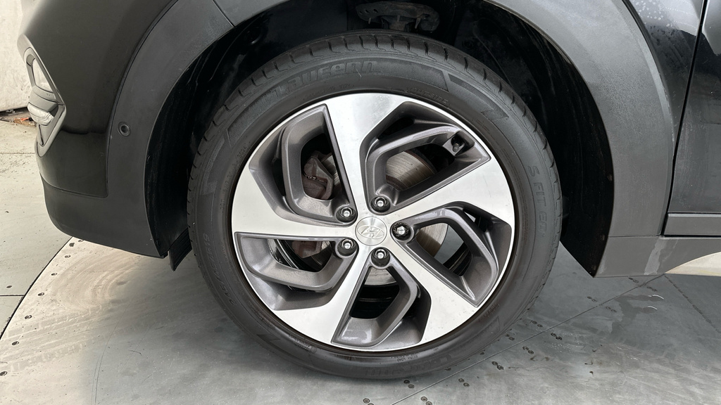Hyundai Tucson 1.6 Crdi Premium 2Wd White #26