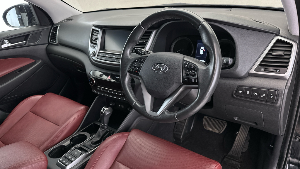 Hyundai Tucson 1.6 Crdi Premium 2Wd White #13