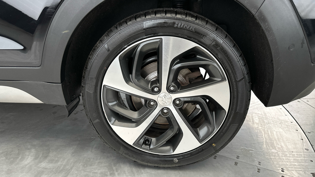 Hyundai Tucson 1.6 Crdi Premium 2Wd White #27