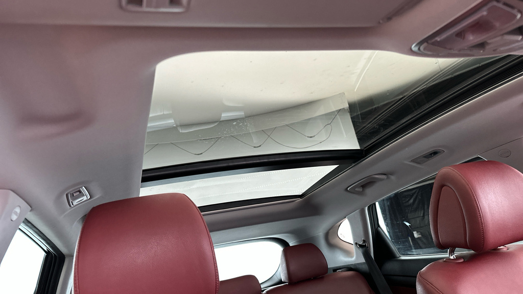 Hyundai Tucson 1.6 Crdi Premium 2Wd White #3