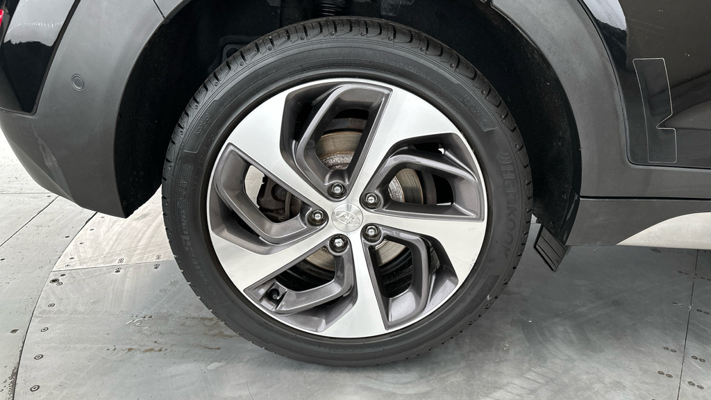 Hyundai Tucson 1.6 Crdi Premium 2Wd White #28