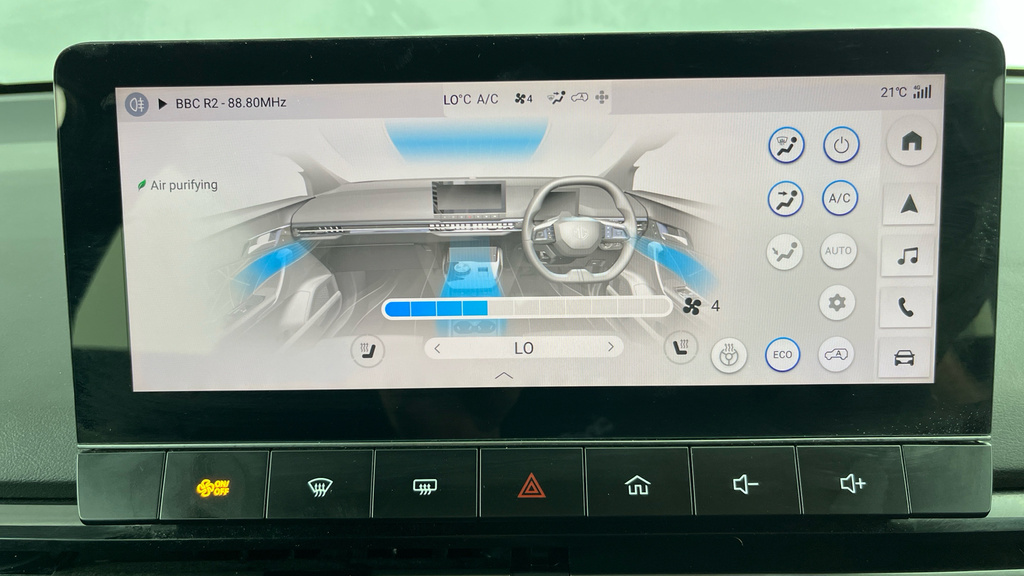 MG MG4 125Kw Se Ev 51Kwh - Drive White #20