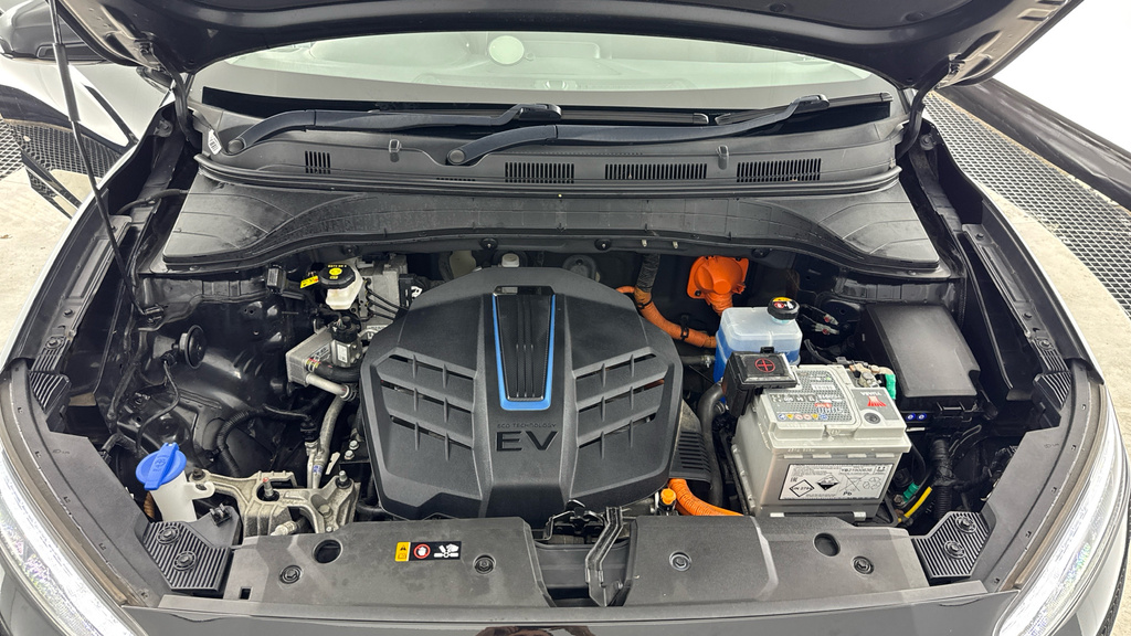 Hyundai Kona Kona Premium Ev White #16