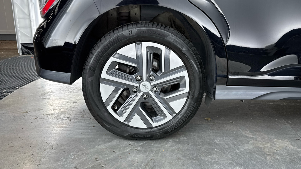 Hyundai Kona Kona Premium Ev White #17