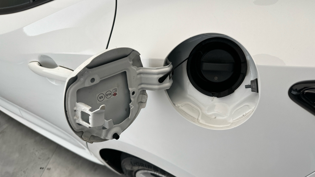 Toyota Corolla 1.8 Vvt-i Hybrid Icon Tech Cvt White #25