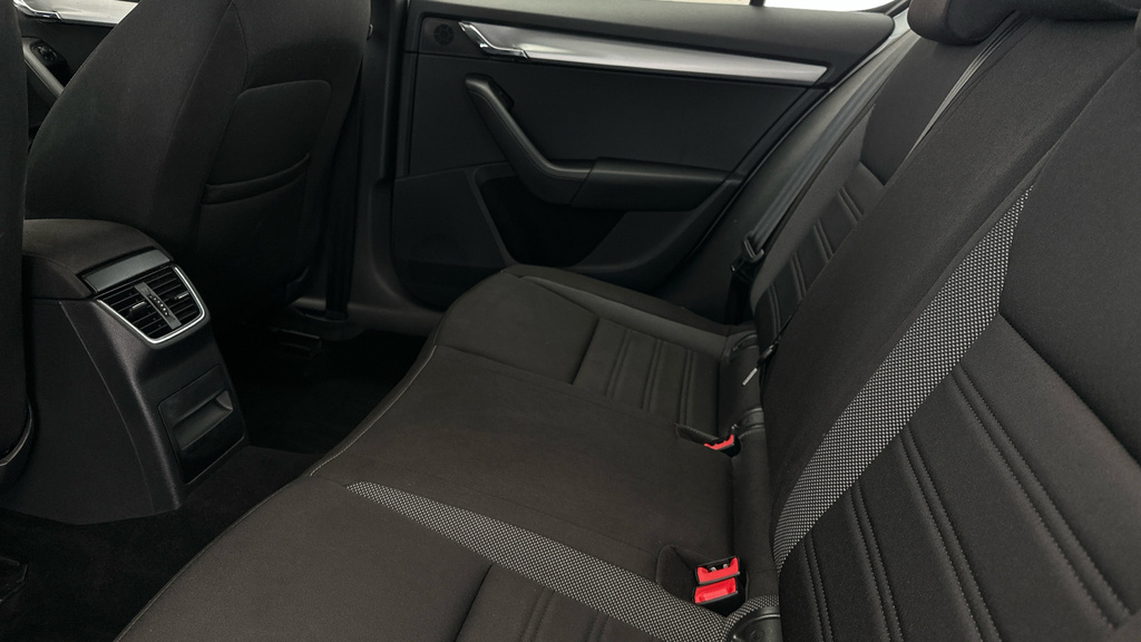 Skoda Octavia 2.0 Tdi Vrs Hatchback Euro 6 S Grey #18