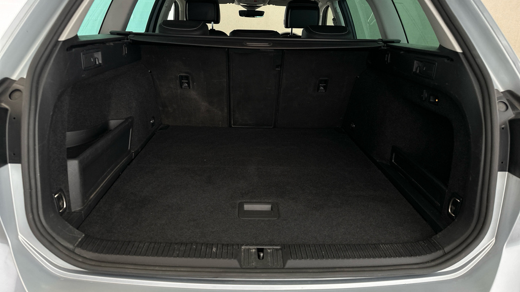 Volkswagen Passat Mk8 Facelift Est 2.0Tdi 150 R-line Evo Dsg Grey #23