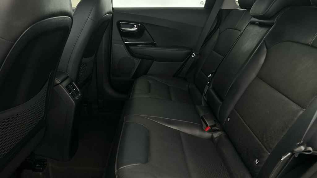 Kia Niro 1.6 Gdi Hybrid 139Bhp 3 Dct White #24