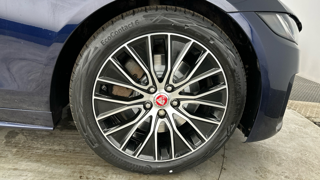 Jaguar XE 2.0 P300i R-dynamic Hse Awd Euro 6 Ss Blue #24