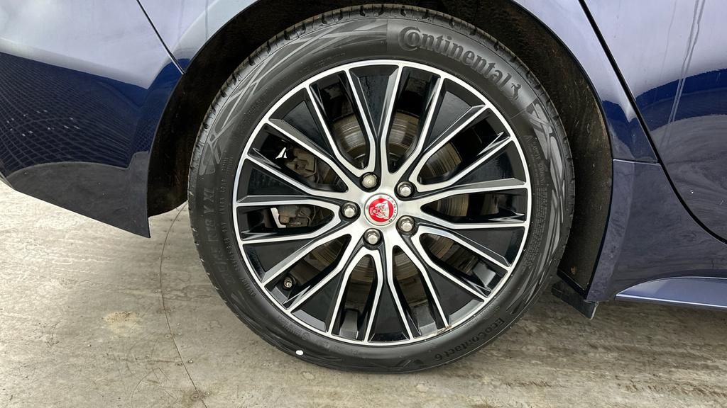 Jaguar XE 2.0 P300i R-dynamic Hse Awd Euro 6 Ss Blue #23