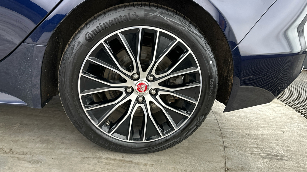 Jaguar XE 2.0 P300i R-dynamic Hse Awd Euro 6 Ss Blue #22