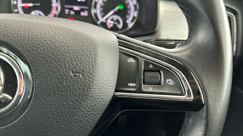 Skoda Kodiaq Se Technology Tdi Scr Dsg White #17