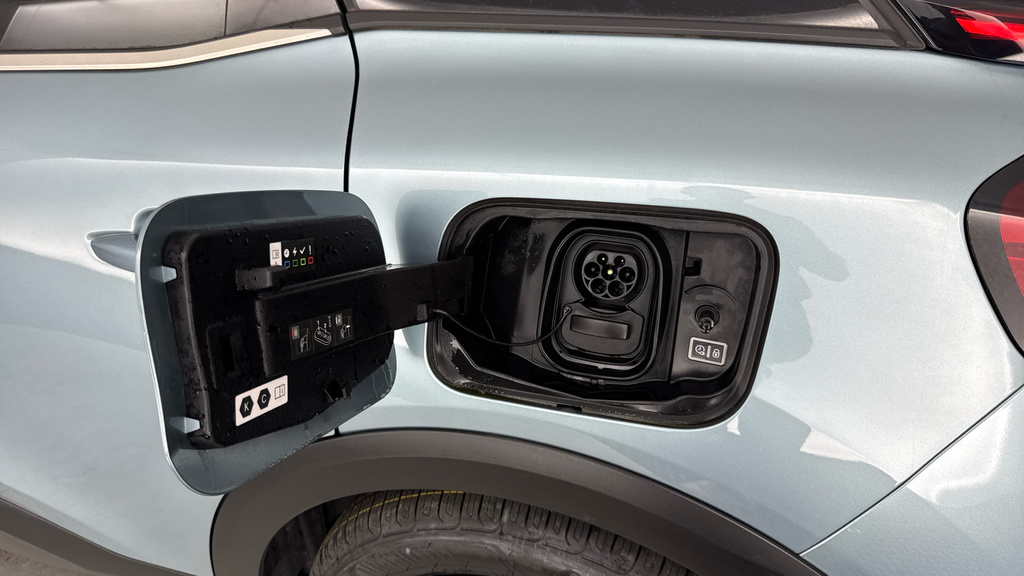Citroen e-C4 50Kwh C-series Edition 7.4Kw Charger El White #21