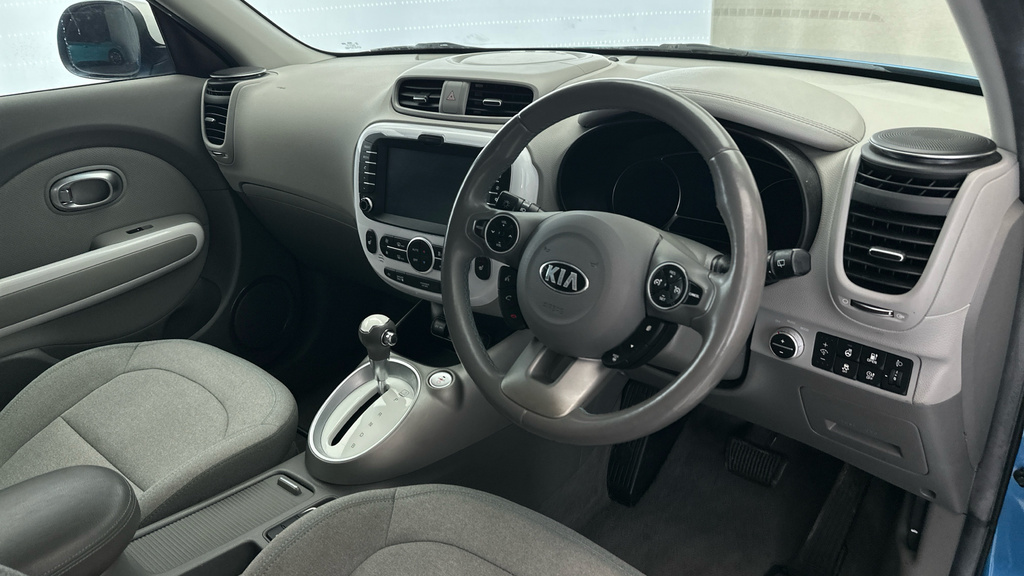Kia Soul 30Kwh Ev Suv White #11