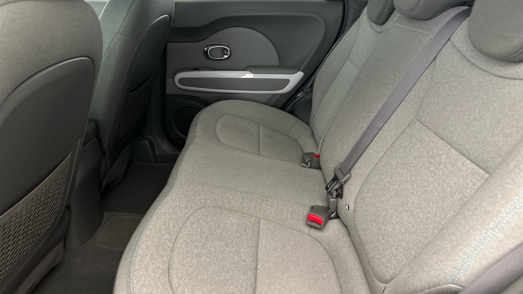 Kia Soul 30Kwh Ev Suv White #20