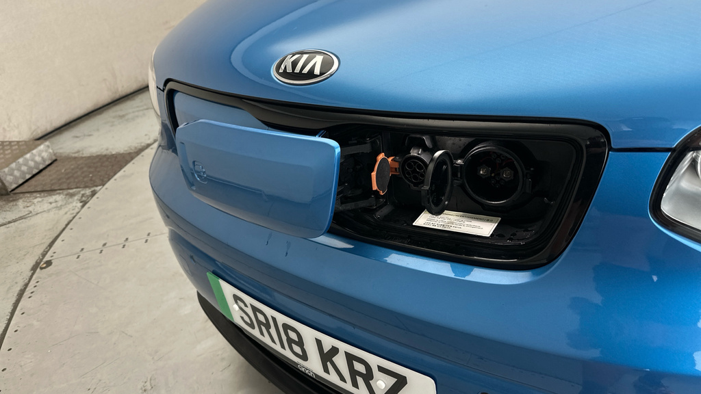 Kia Soul 30Kwh Ev Suv White #26