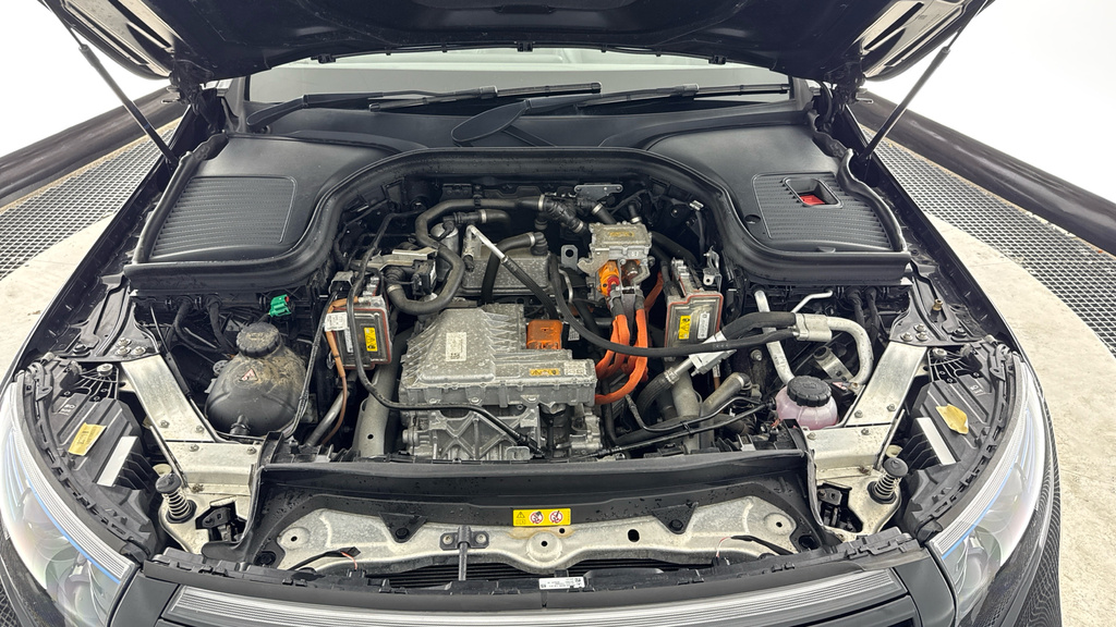 Mercedes-Benz EQC 2022 72 Eqc #16