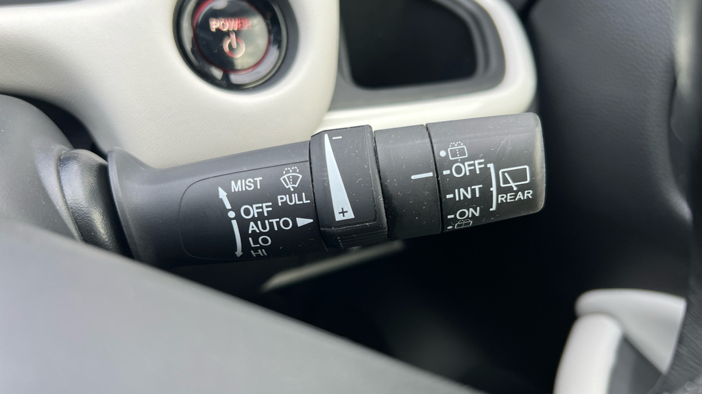 Honda Jazz 1.5 I-mmd Hybrid Ex Ecvt Blue #26