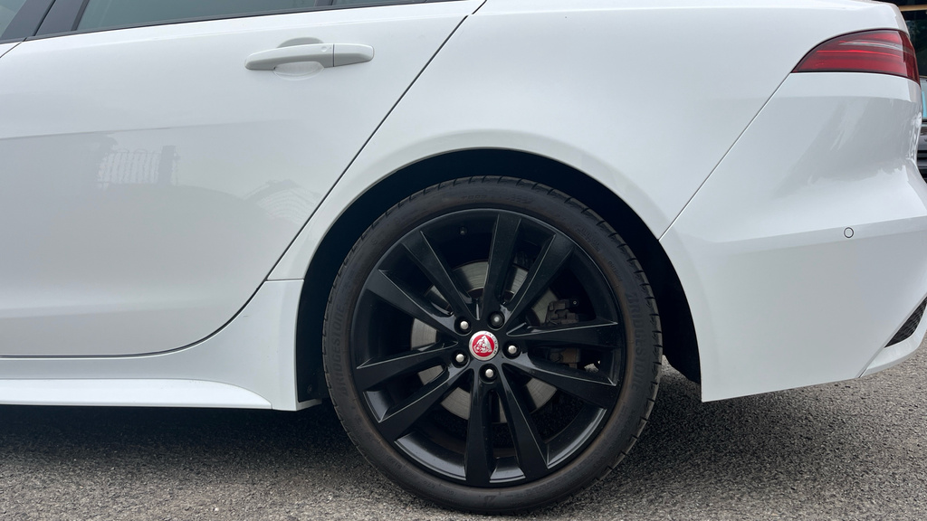 Jaguar XE Saloon 2.0 D R-sport 201919 White #20