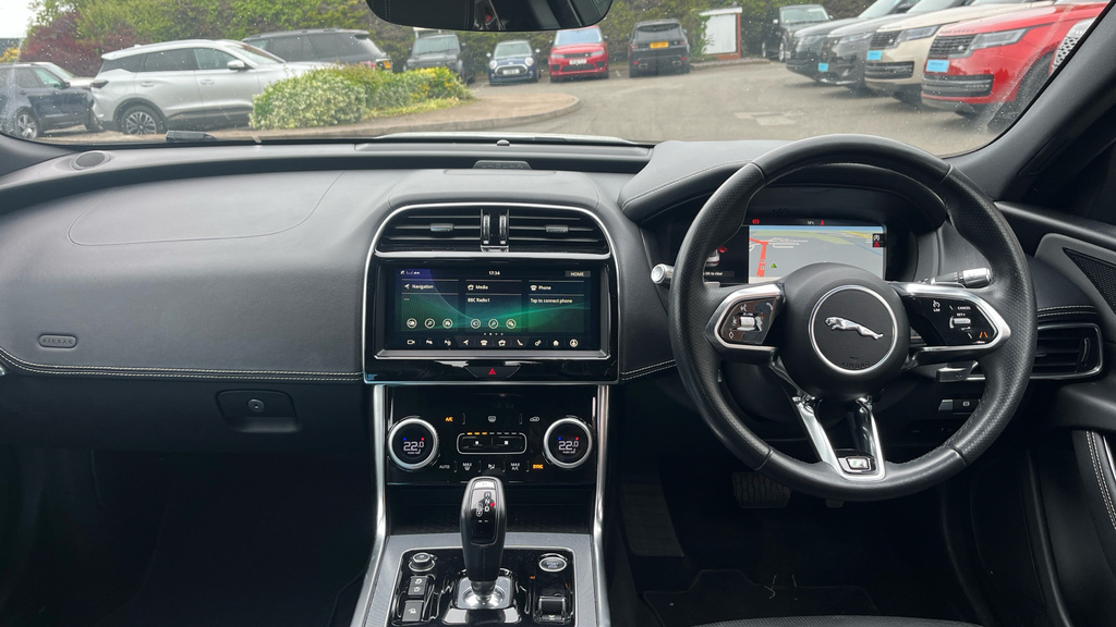 Jaguar XE Saloon 2.0 D R-sport 201919 White #11