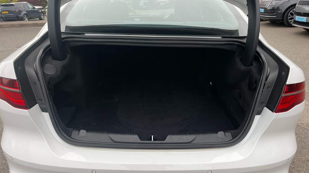 Jaguar XE Saloon 2.0 D R-sport 201919 White #15