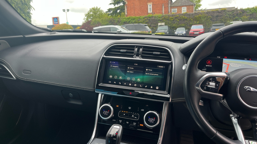 Jaguar XE Saloon 2.0 D R-sport 201919 White #12