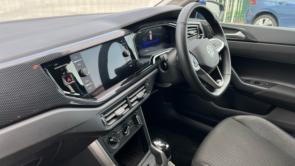 Volkswagen Polo 1.0 Life Black #10