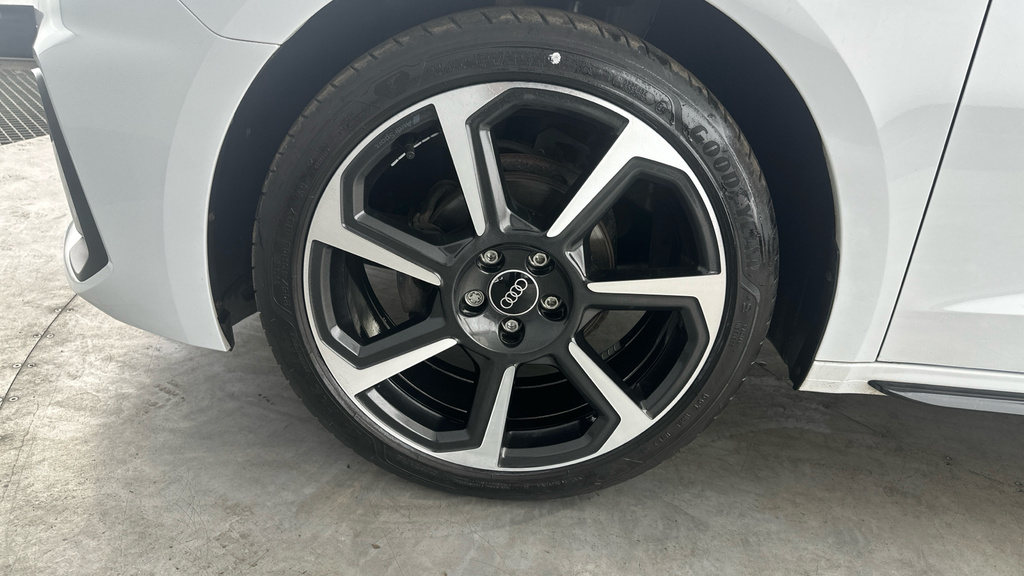 Audi A1 Audi A1 Sportback Sport 30 Tfsi 110 Ps 6-Speed Grey #22