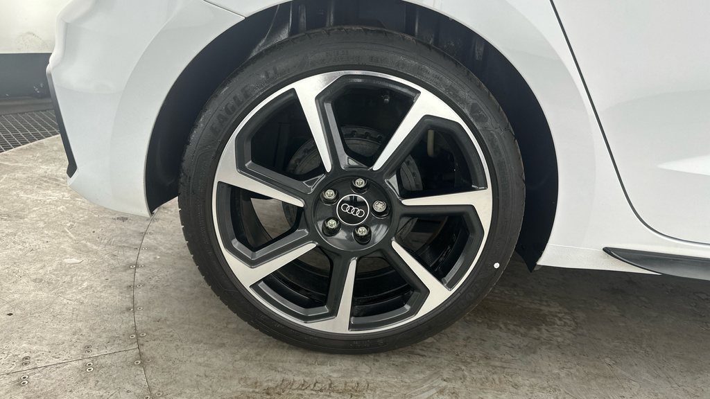 Audi A1 Audi A1 Sportback Sport 30 Tfsi 110 Ps 6-Speed Grey #24