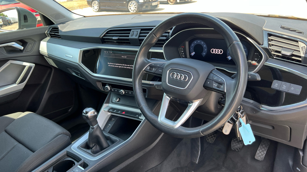 Audi Q3 Audi Q3 S Line 35 Tfsi 150 Ps S Tronic Blue #9