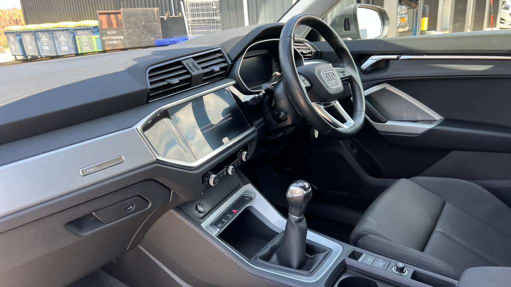 Audi Q3 Audi Q3 S Line 35 Tfsi 150 Ps S Tronic Blue #10