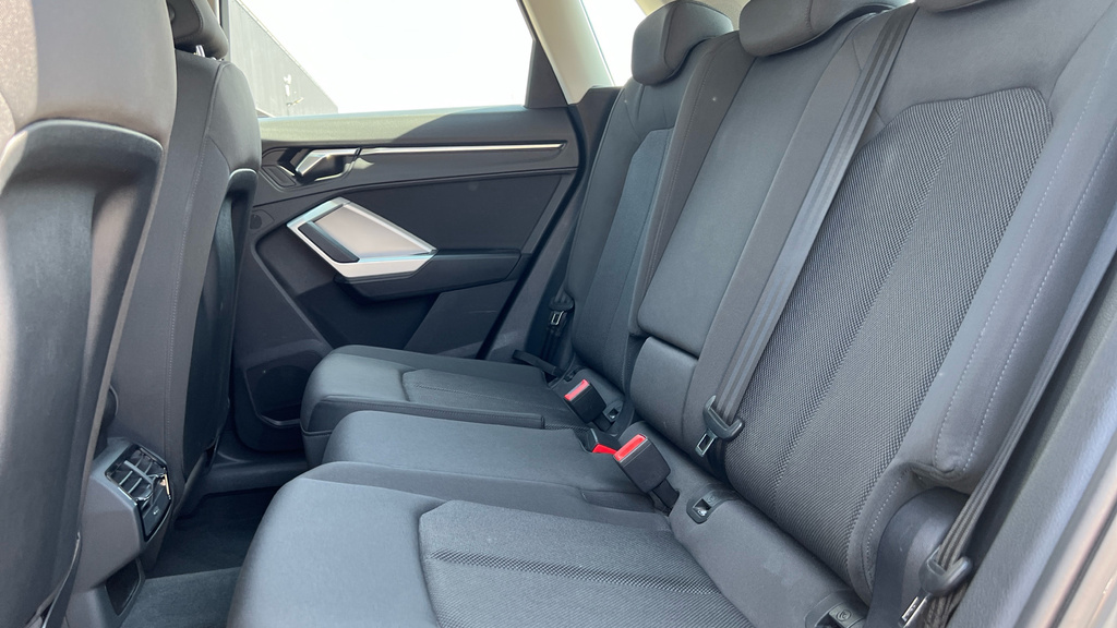 Audi Q3 Audi Q3 S Line 35 Tfsi 150 Ps S Tronic Blue #14