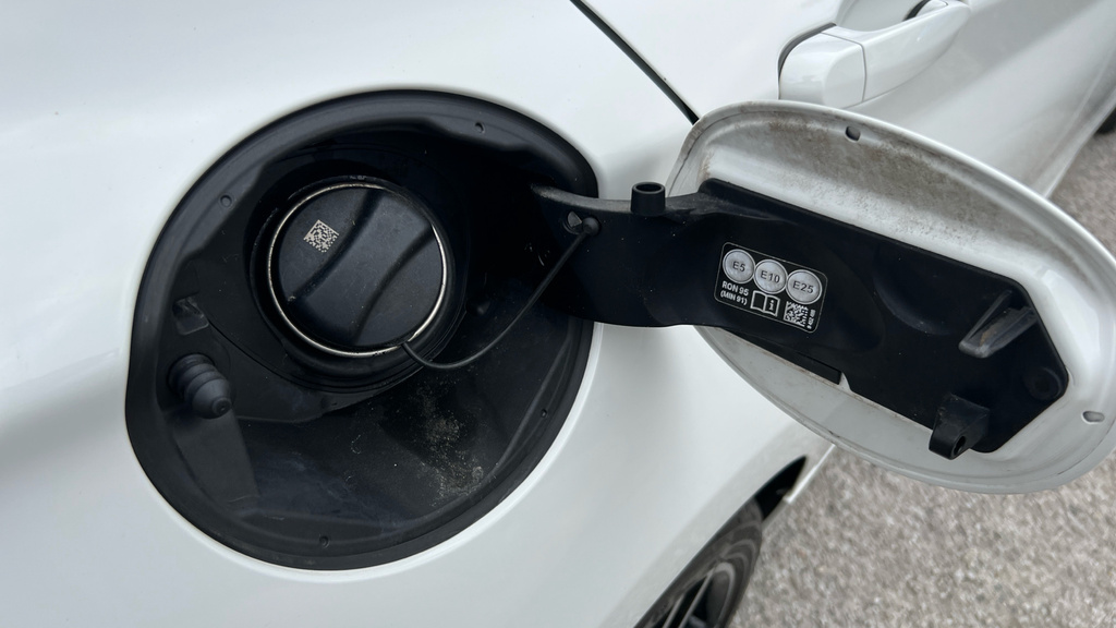 BMW 1 Series 118I Sport White #23