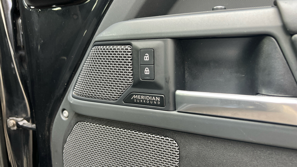 Land Rover Defender 2022 5.0 V8 518 Bhp Grey #37