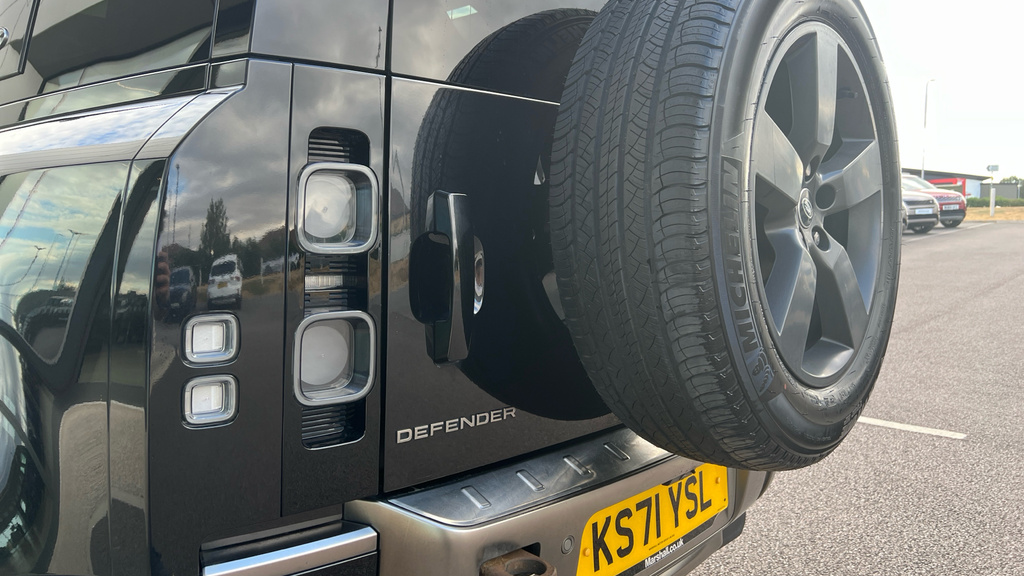 Land Rover Defender 2022 5.0 V8 518 Bhp Grey #30