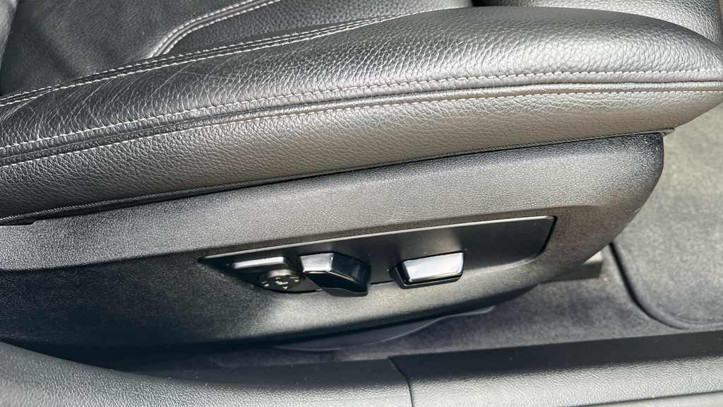 BMW 5 Series 530D Xdrive Mht M Sport Blue #37