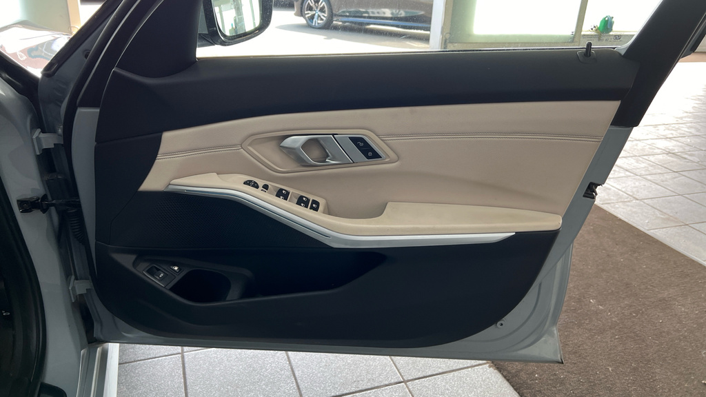 BMW 3 Series 330E M Sport Touring Blue #37