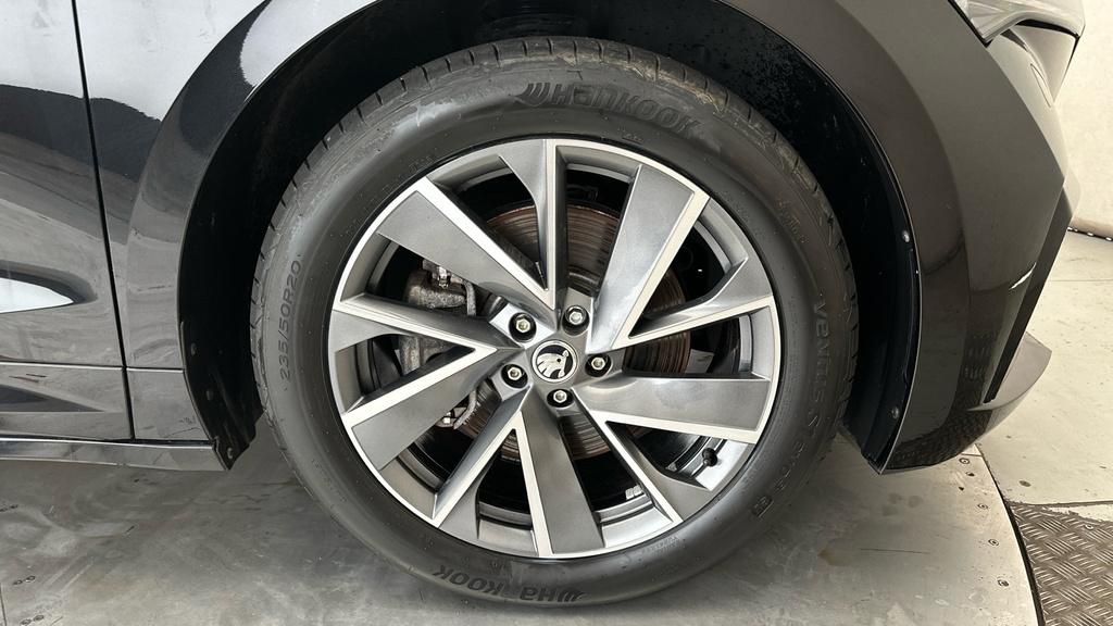 Skoda ENYAQ Iv 82 Kwh Single Speed Red #30