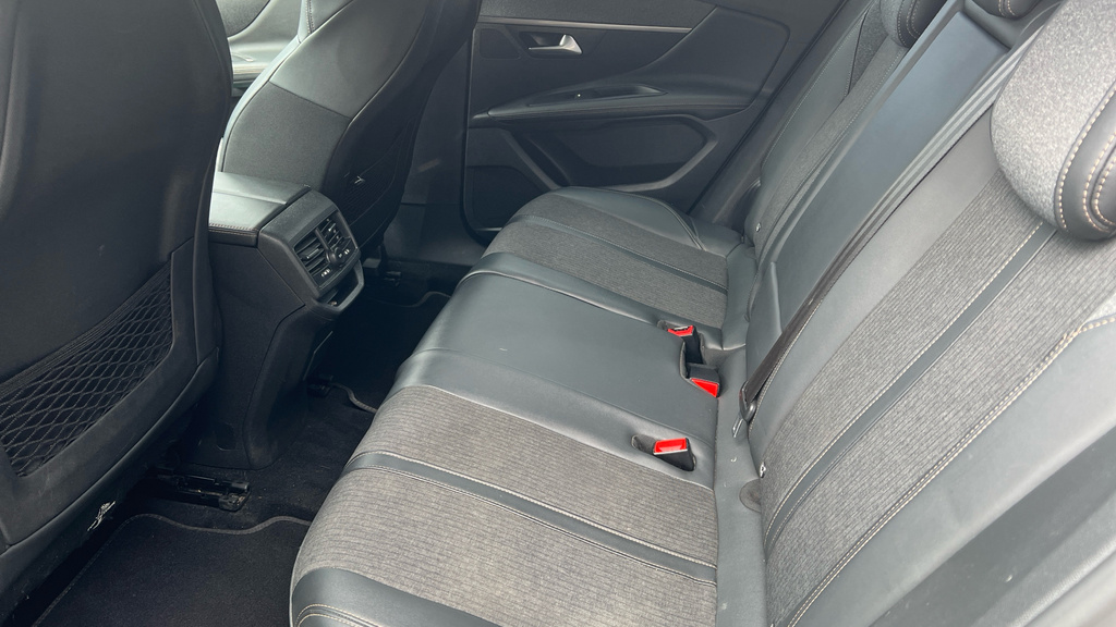 Peugeot 3008 Suv White #19