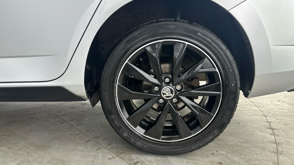 Skoda Fabia Monte Carlo Tsi Dsg White #25