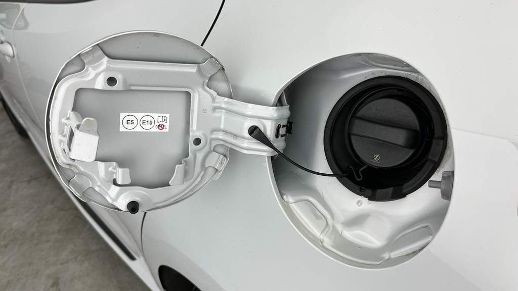 Toyota Corolla 1.8 Vvt-i Hybrid Icon Tech Cvt White #33