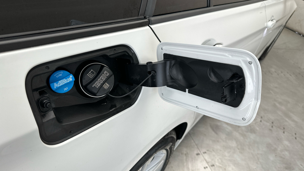 BMW 3 Series 2.0 330E 7.6Kwh M Sport Blue #25