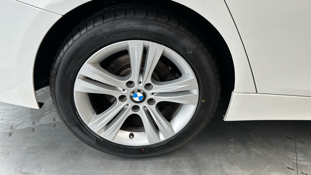 BMW 3 Series 2.0 330E 7.6Kwh M Sport Blue #23