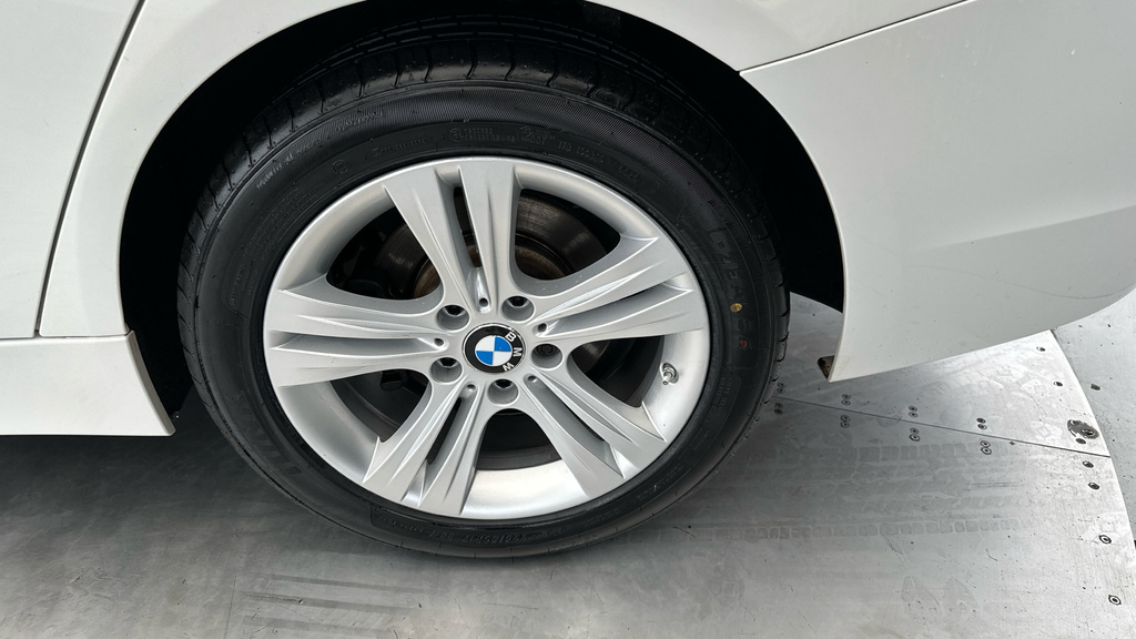 BMW 3 Series 2.0 330E 7.6Kwh M Sport Blue #22