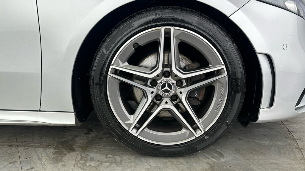 Mercedes-Benz A Class 1.5 A180d Amg Line Euro 6 Ss White #31