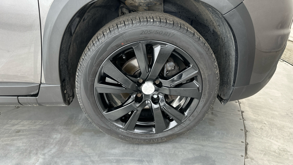 Peugeot 2008 2008 Allure 1.2 130 Black #29