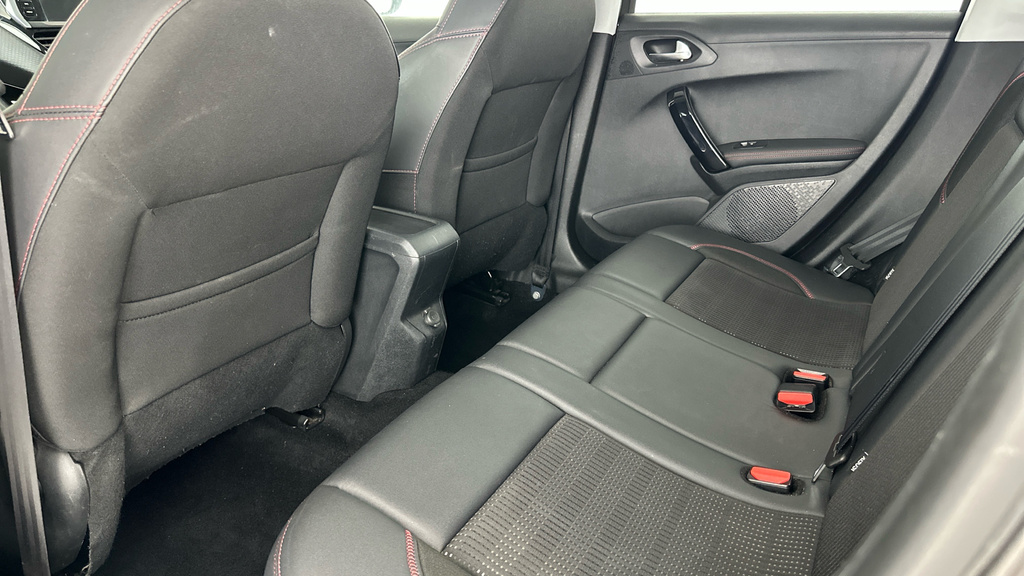 Peugeot 2008 2008 Allure 1.2 130 Black #23